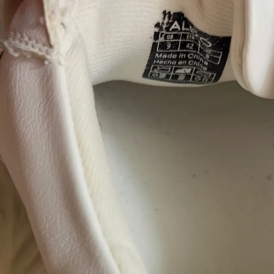 اسنیکرز اصلALDOسایز42