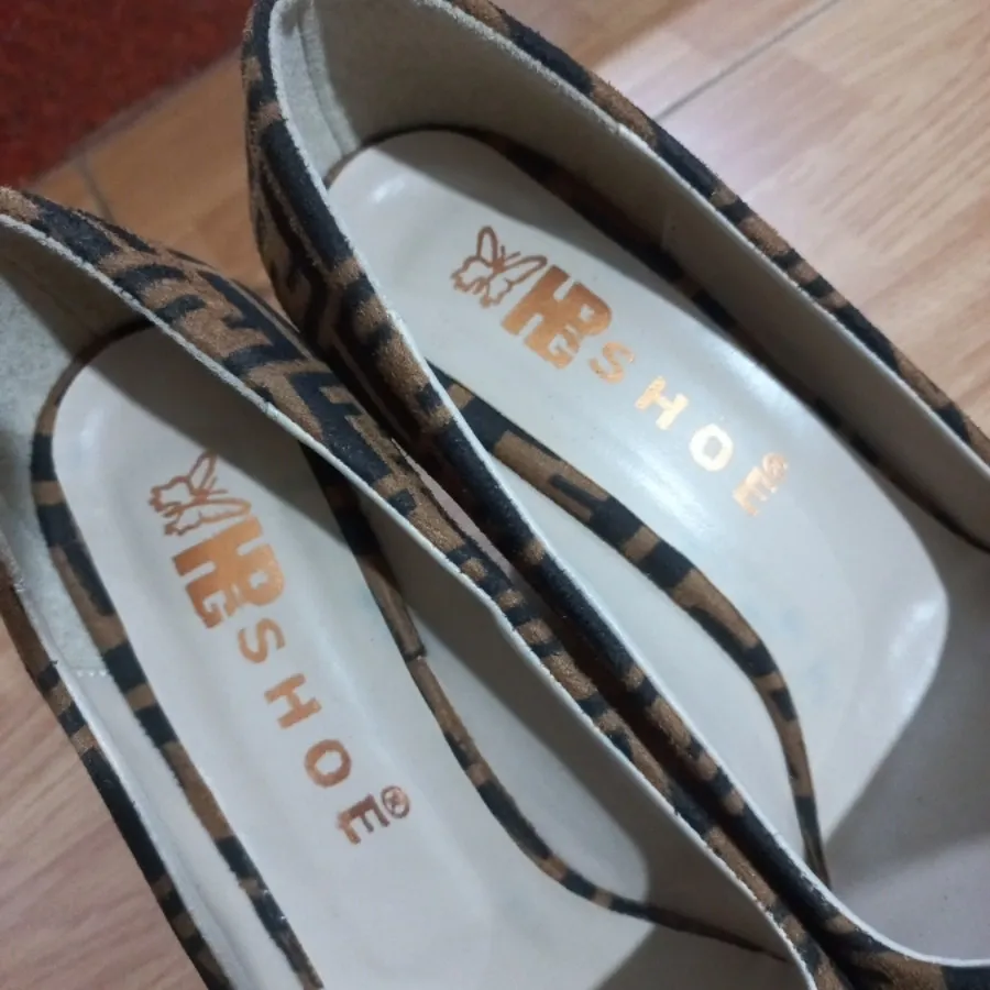 کفش پاشنه بلند