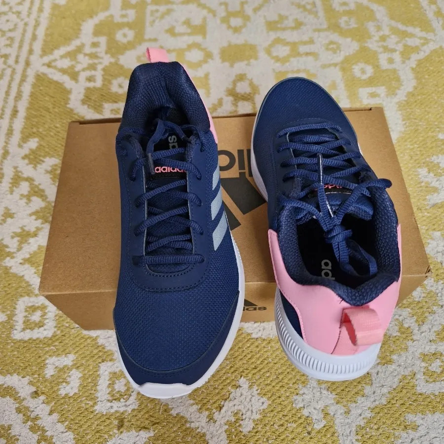 کفش آدیداس