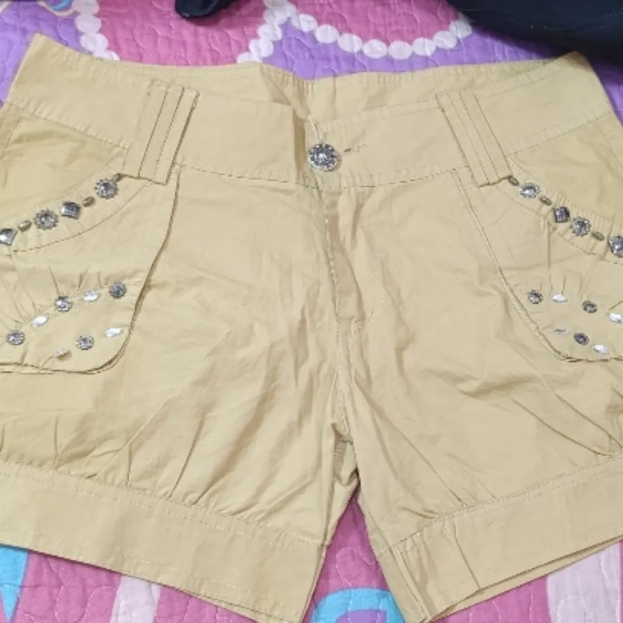 شورت رنگ خردلی