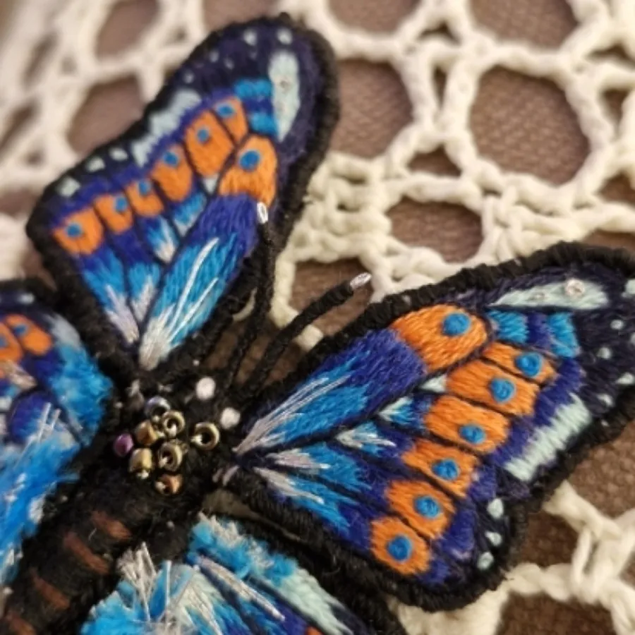 گلسینه دستدوز