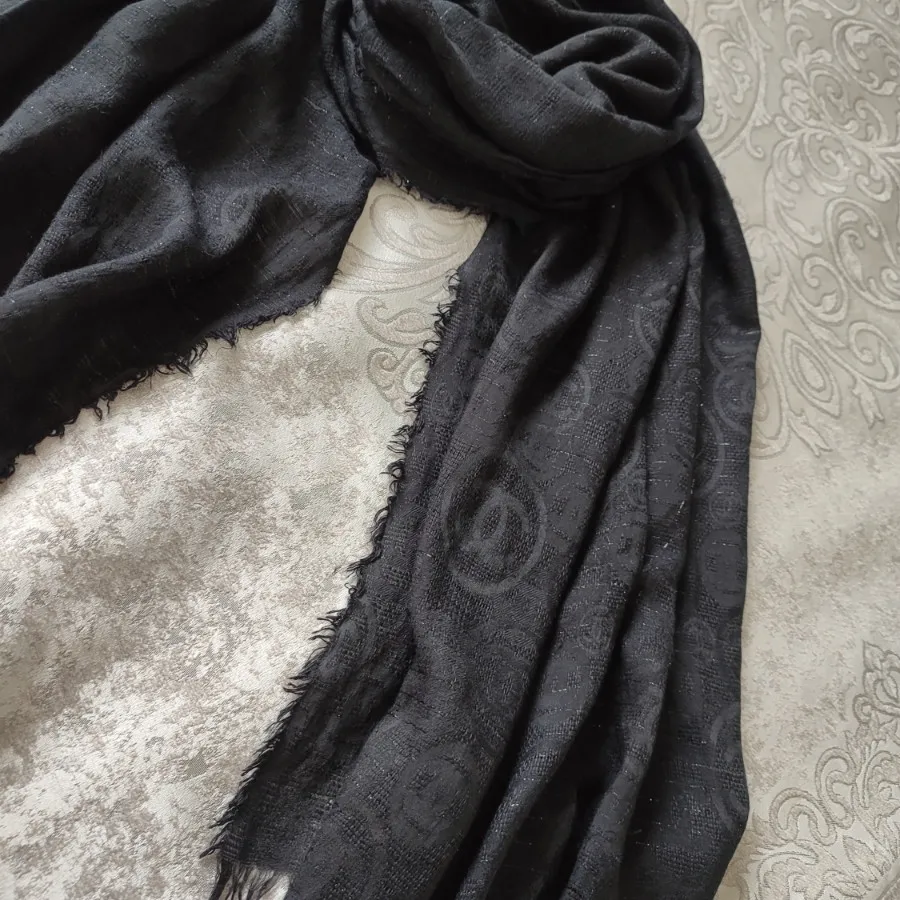 شال مشکی