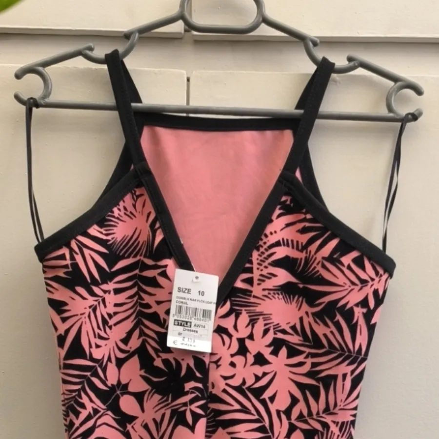 پیراهن طرح برجسته گلدار