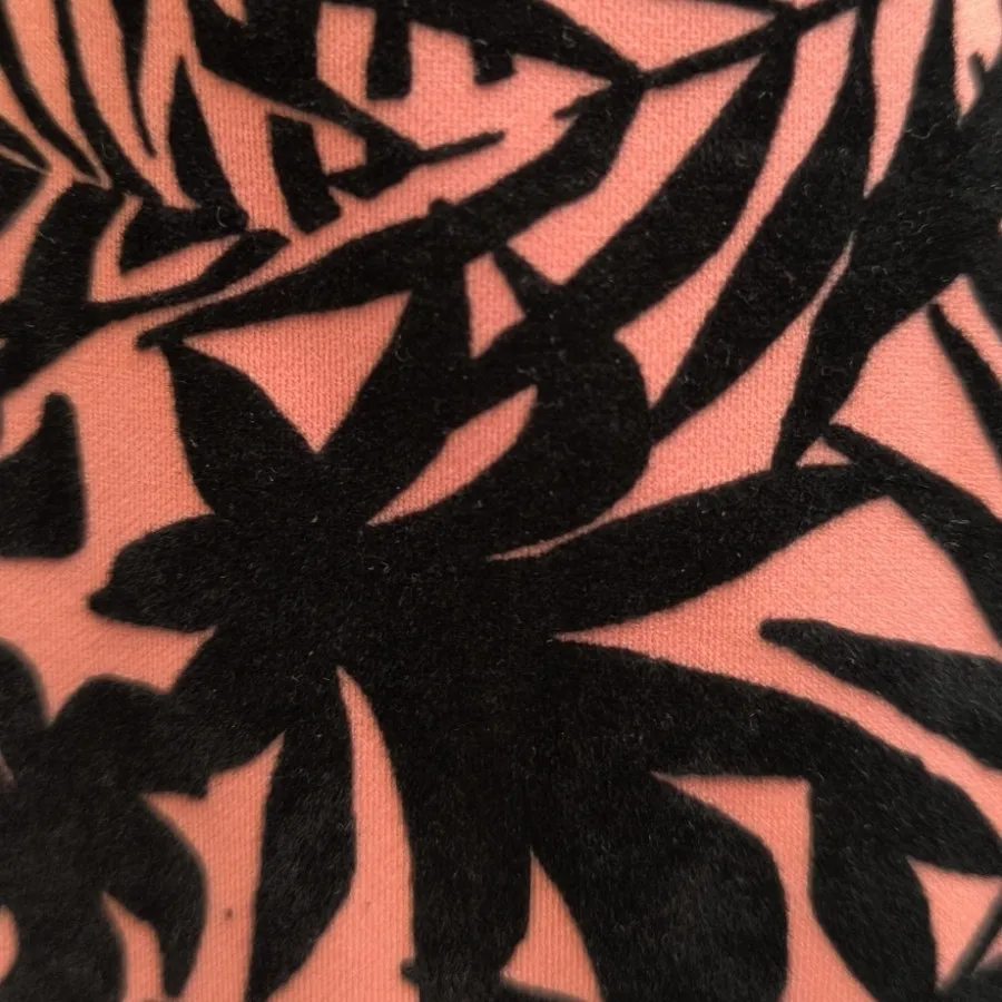 پیراهن طرح برجسته گلدار