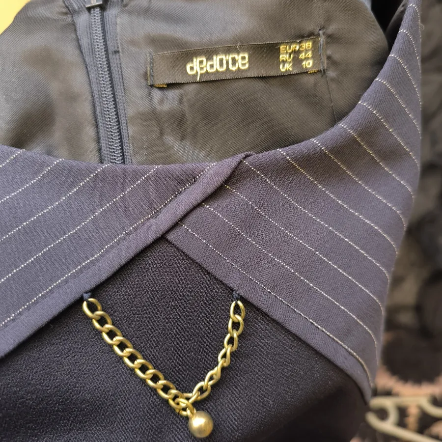 پیراهن سورمهای پوشیده