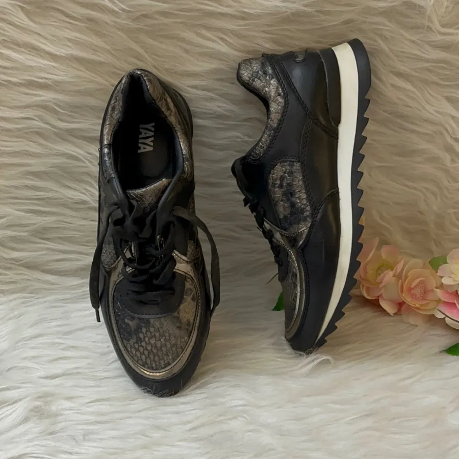 کفش کتونی سایز 39