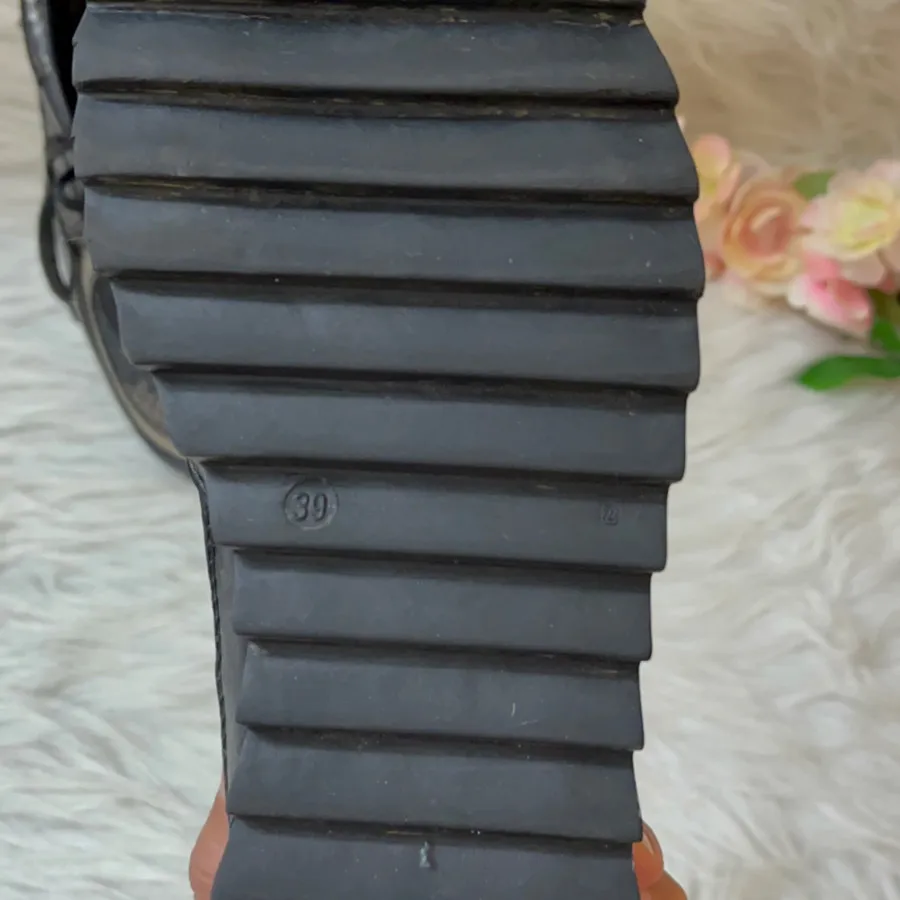 کفش کتونی سایز 39