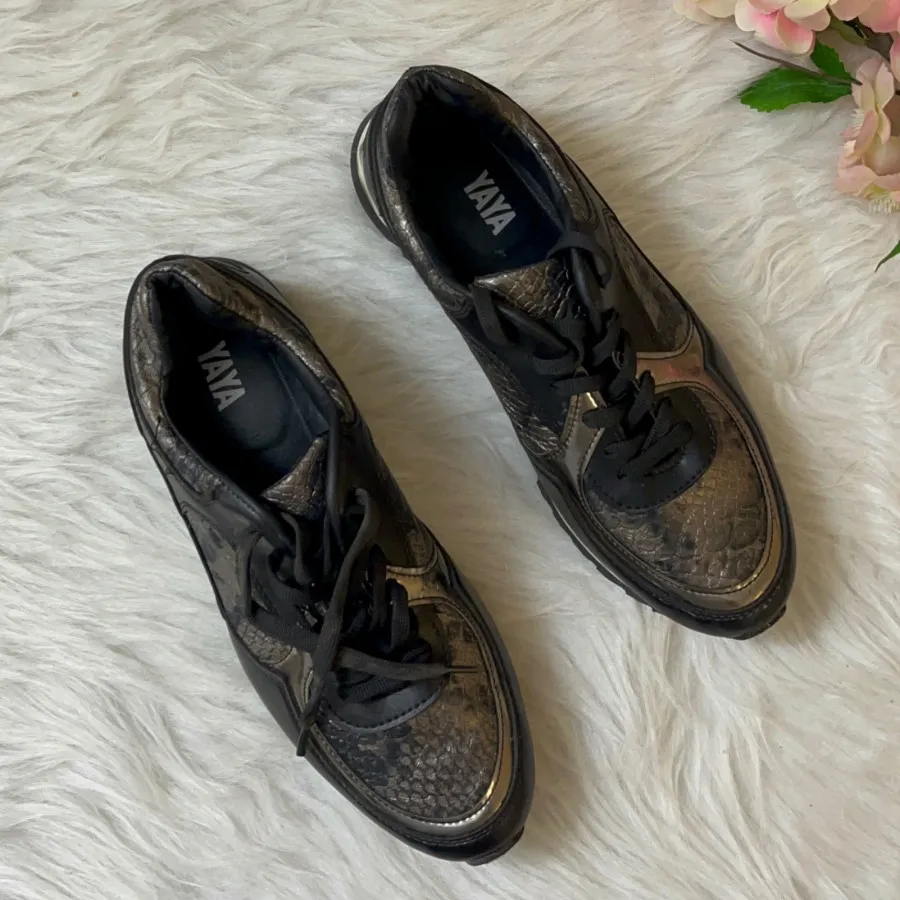 کفش کتونی سایز 39