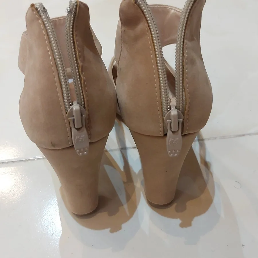 کفش مجلسی 37