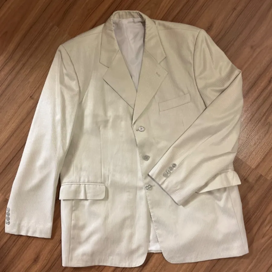 کت و شلوار سفید