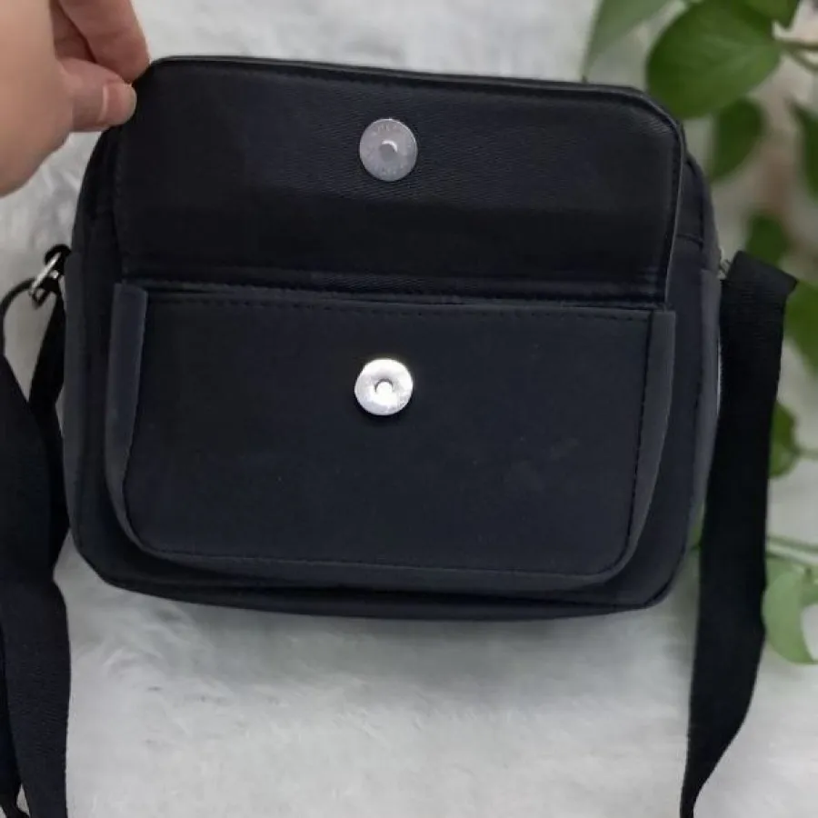 کیف زنانه پاسپورتی لیلی