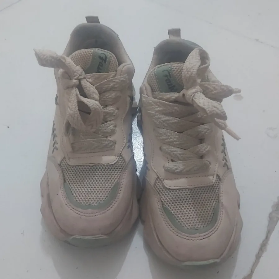 کتانی سایز 38