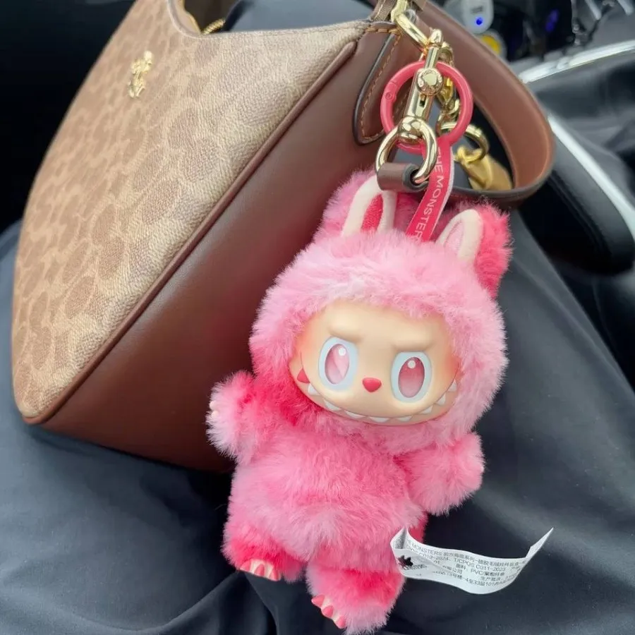 عروسک لبوبو