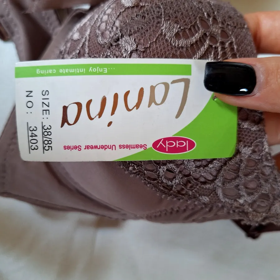 سوتین اسفنجی لعیا