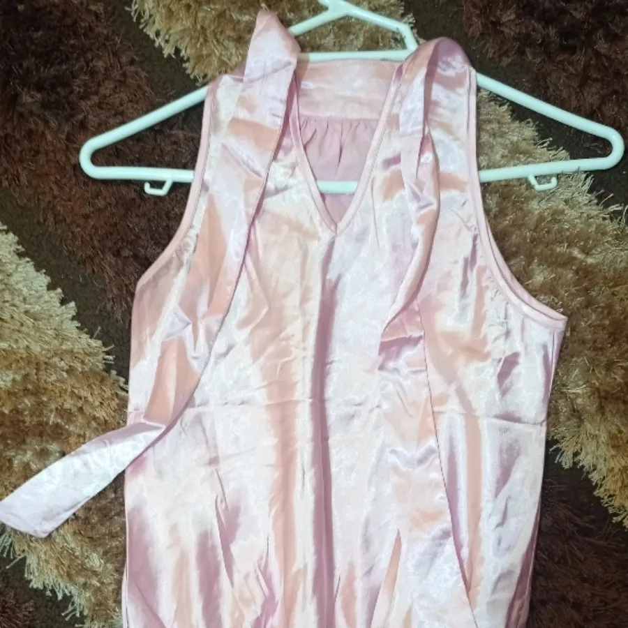 تاپ ساتن صورتی