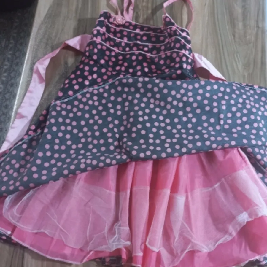 پیراهن دخترانه