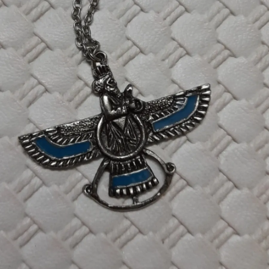 گردنبند فروهر قدیمی