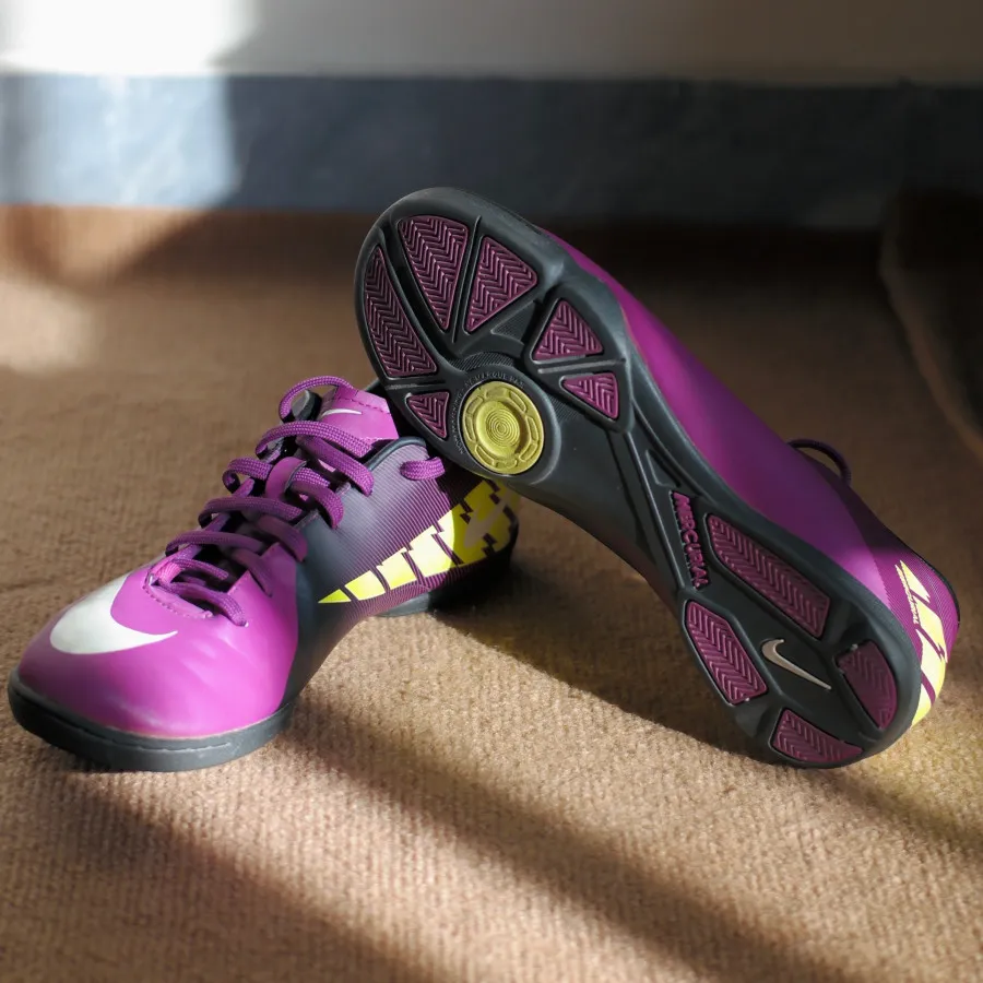 کتونی نایک مرکوریال