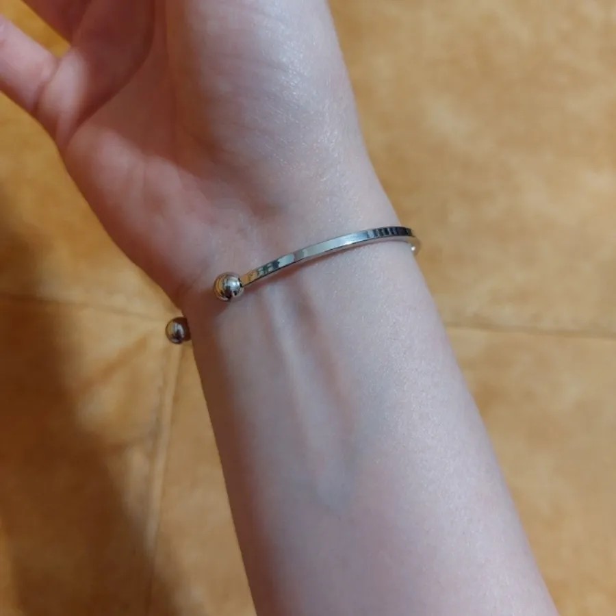 دستبند مینیمال نقره‌ای