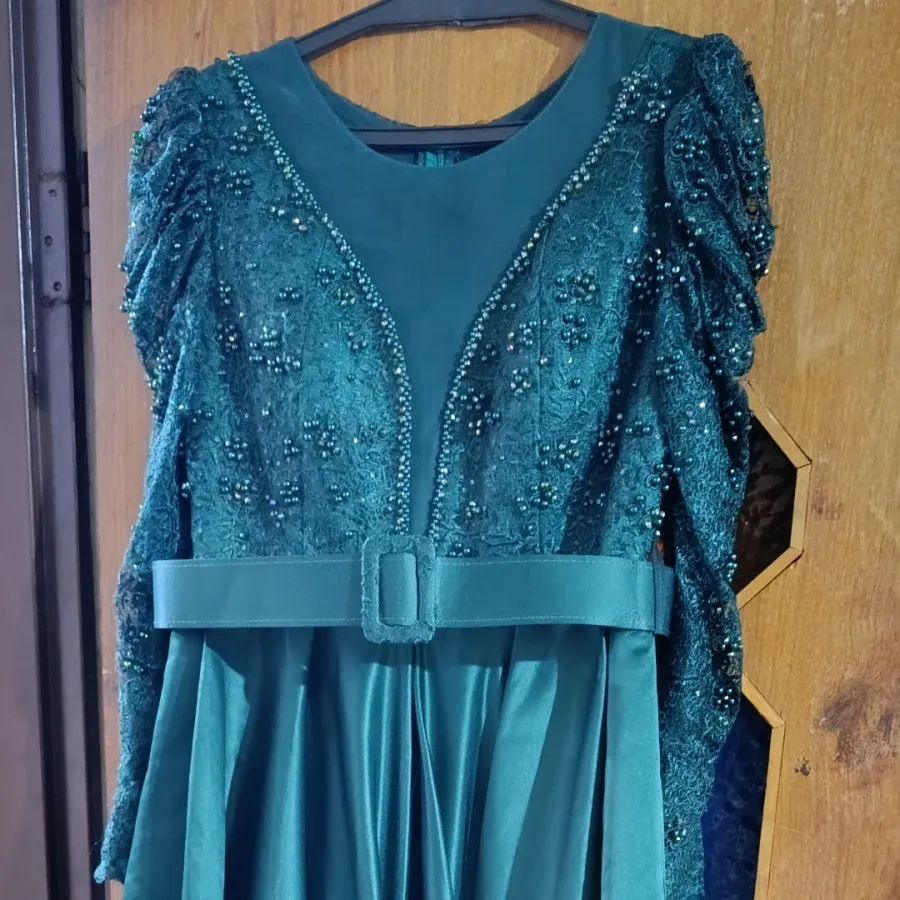 لباس مجلسی سبز درباری