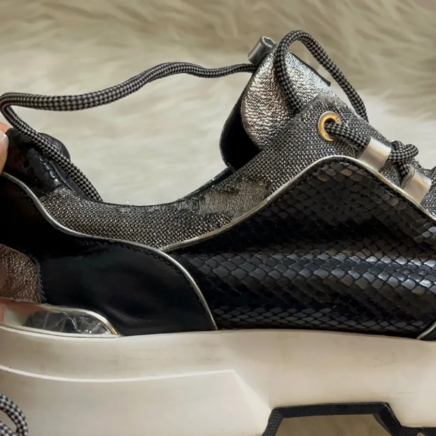 کتونی مایکل کورس سایز42