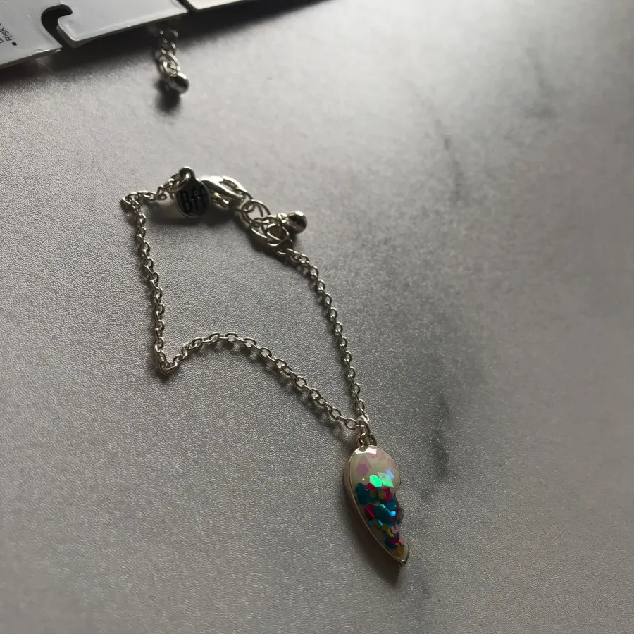 دستبند دوستی