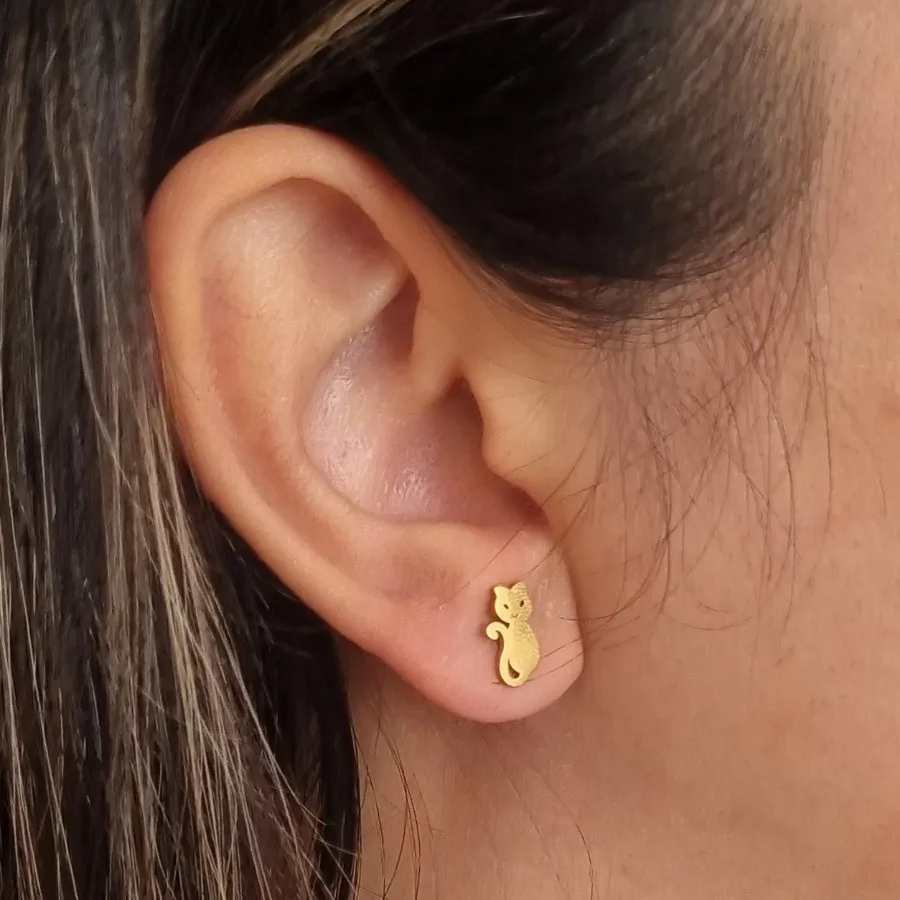 گوشواره میخی