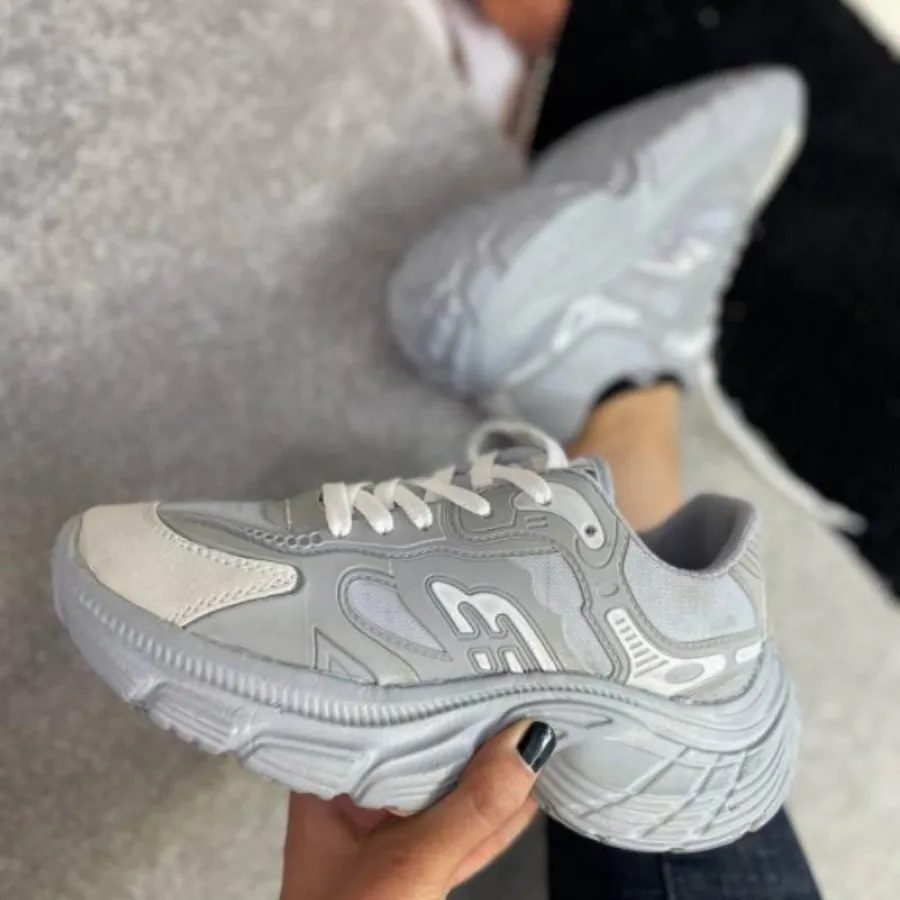 کفش کتونی بالنسیاگا