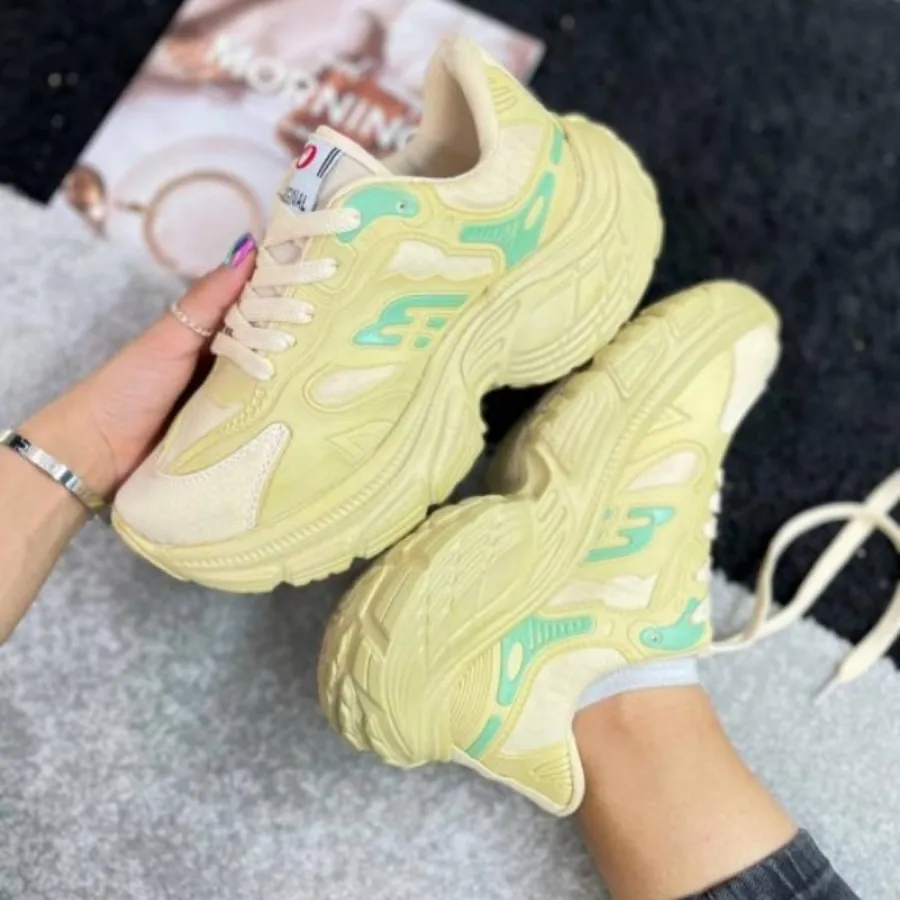 کفش کتونی بالنسیاگا