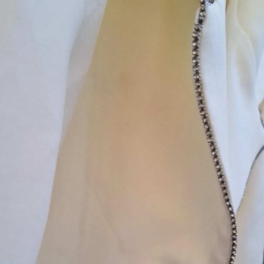 کراپ کت سفید