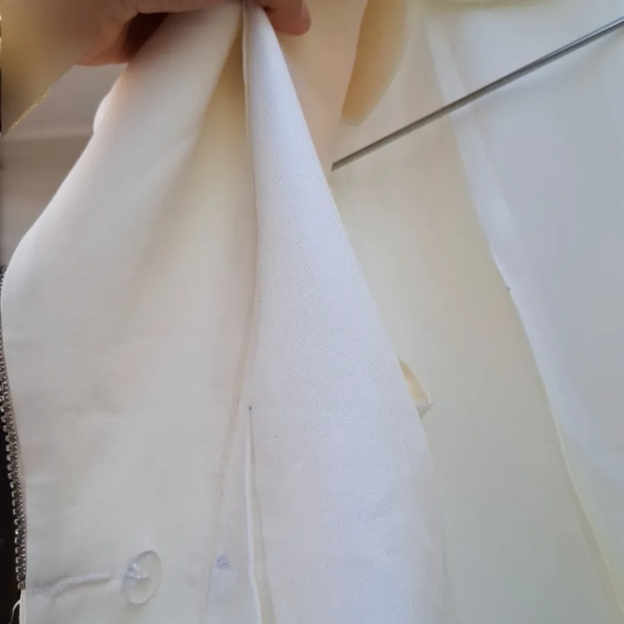 کراپ کت سفید