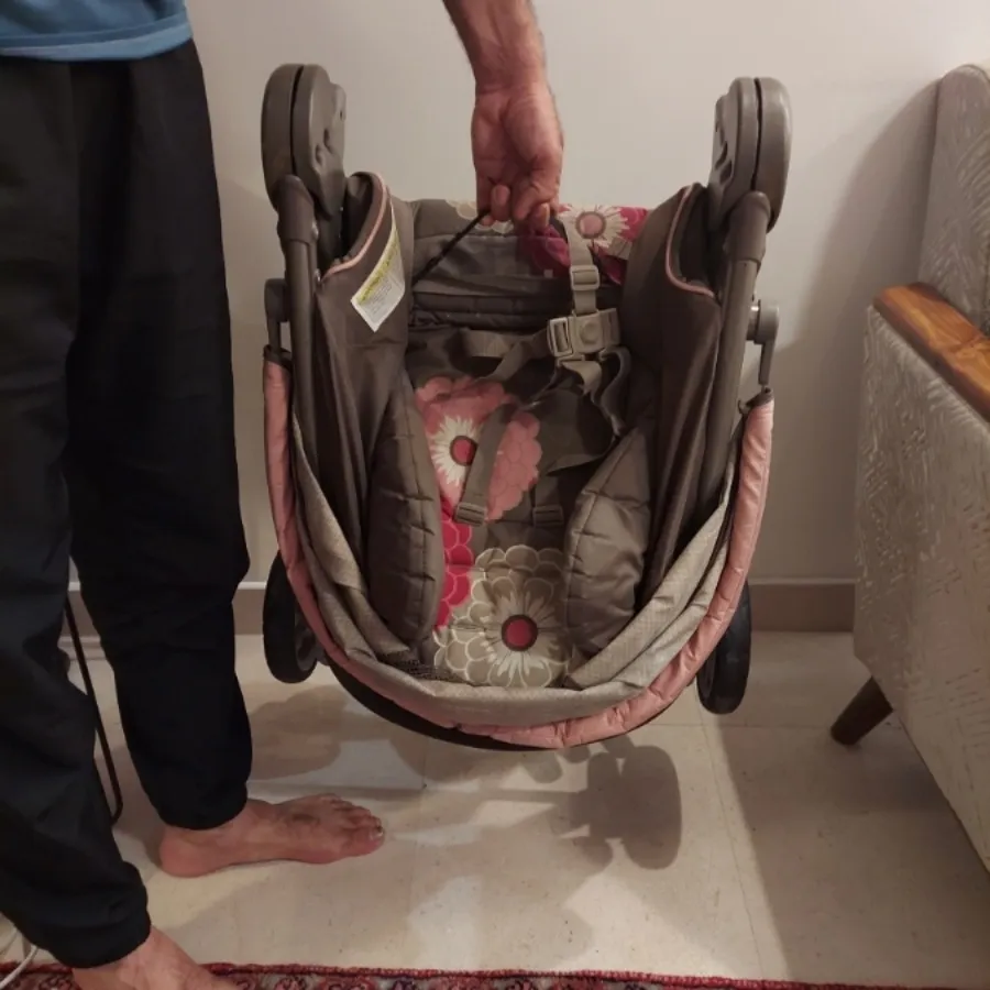 کالسکه نیست یاوره یاور