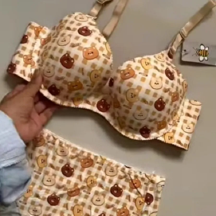 لباس زیر زنانه