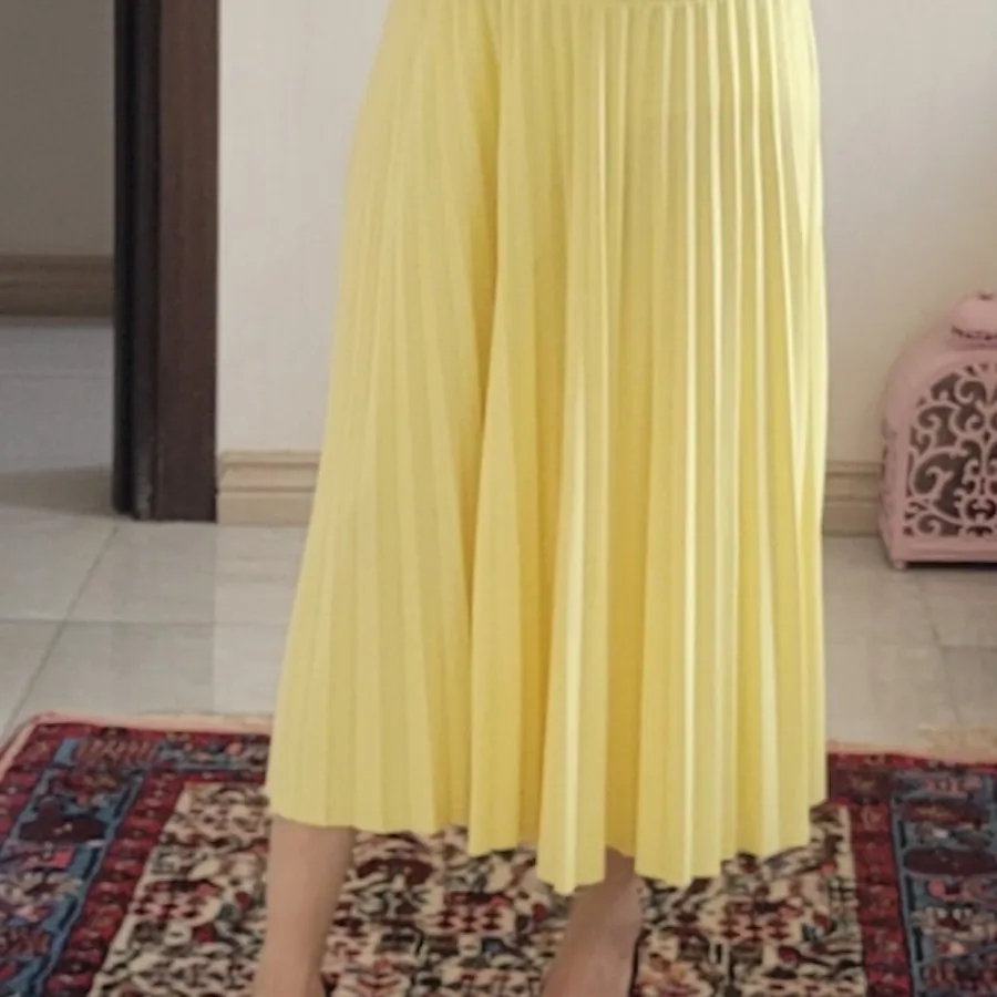 دامن پلیسه زرد کره ای