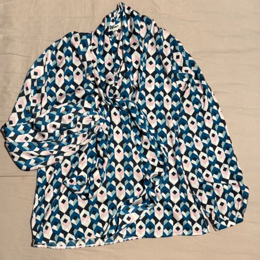 شومیز کوتون یقه کرواتی