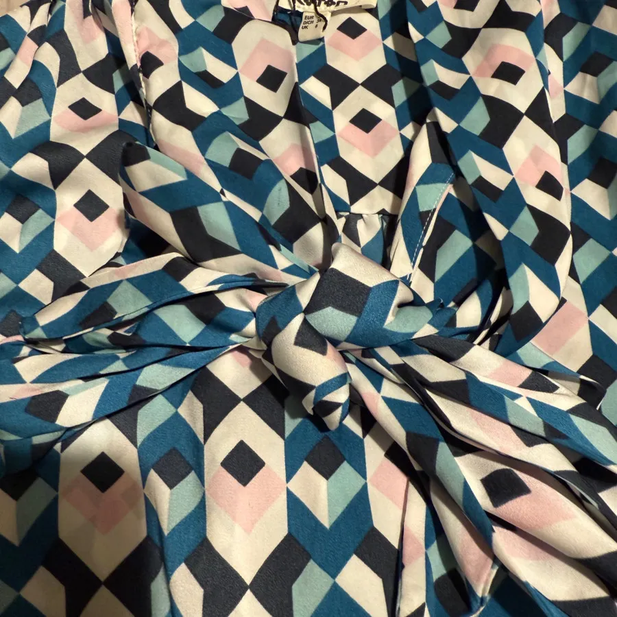 شومیز کوتون یقه کرواتی