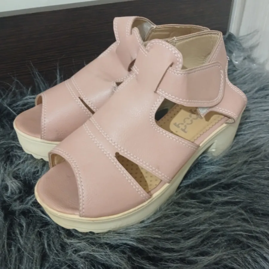 صندل دخترونه سایز 37 نو