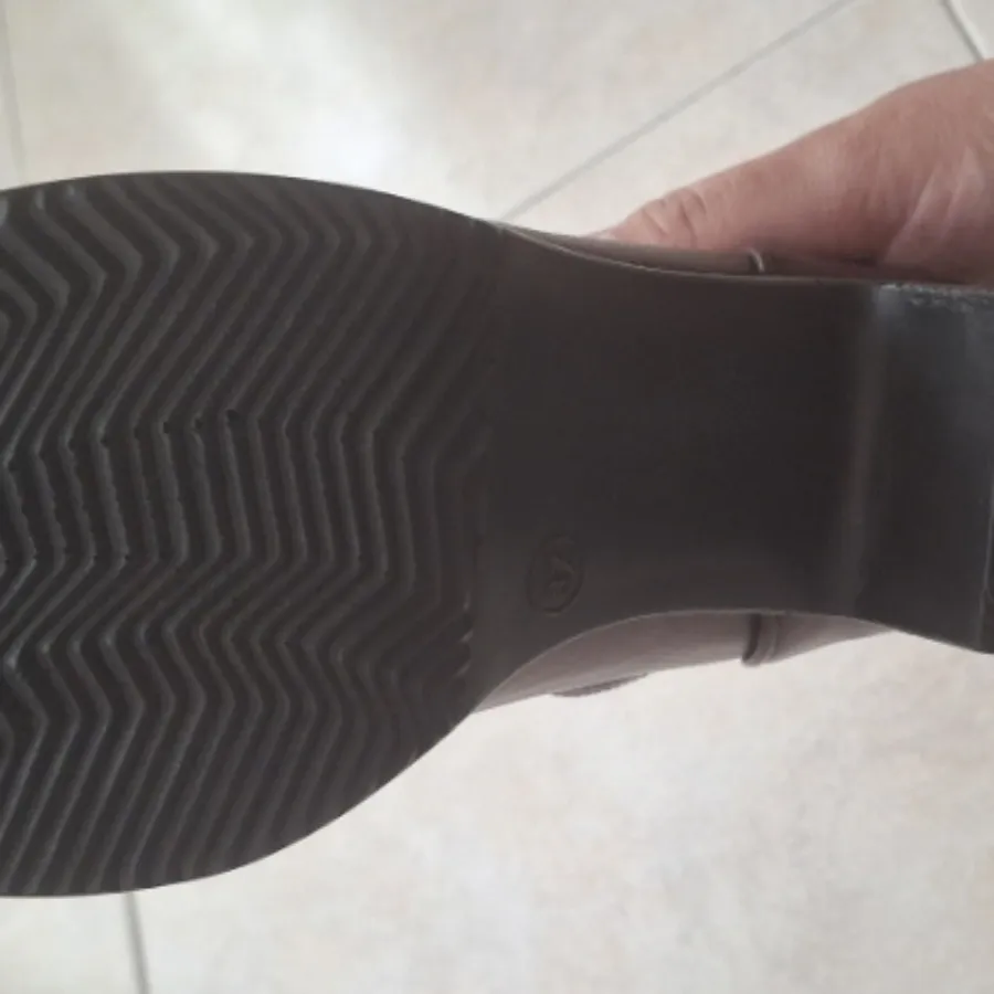 کفش پاشنه دار