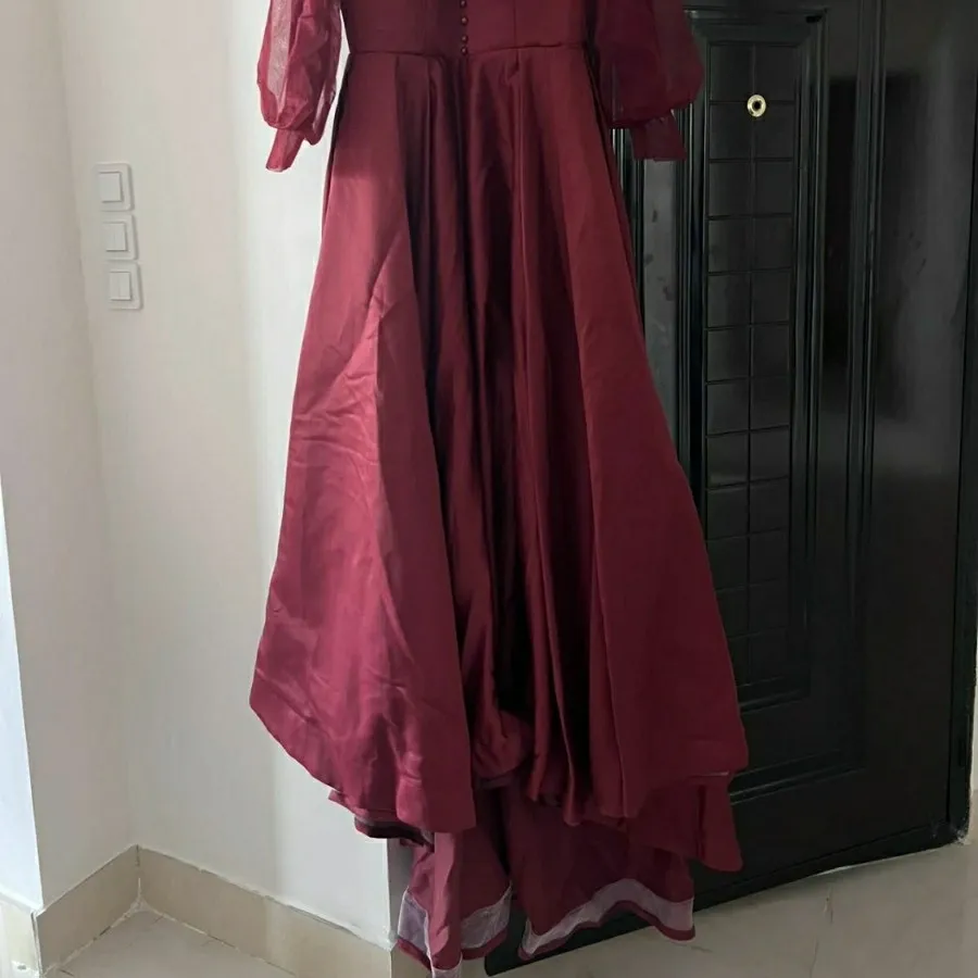 لباس‌مجلسی ‌پوشیده