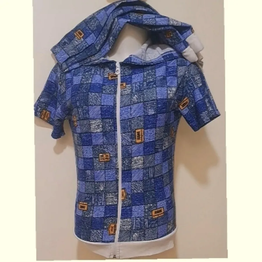 تیشرت کلاهدار