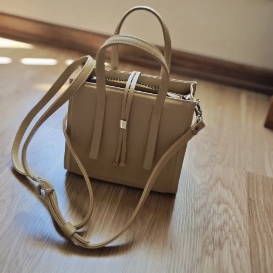 کیف نخودی طرح زارا