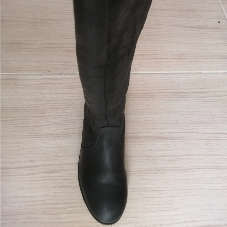 بوت بلند تا زانو