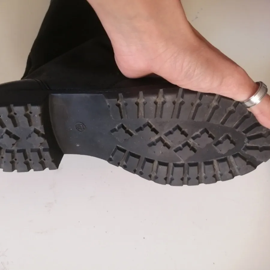 بوت بلند تا زانو