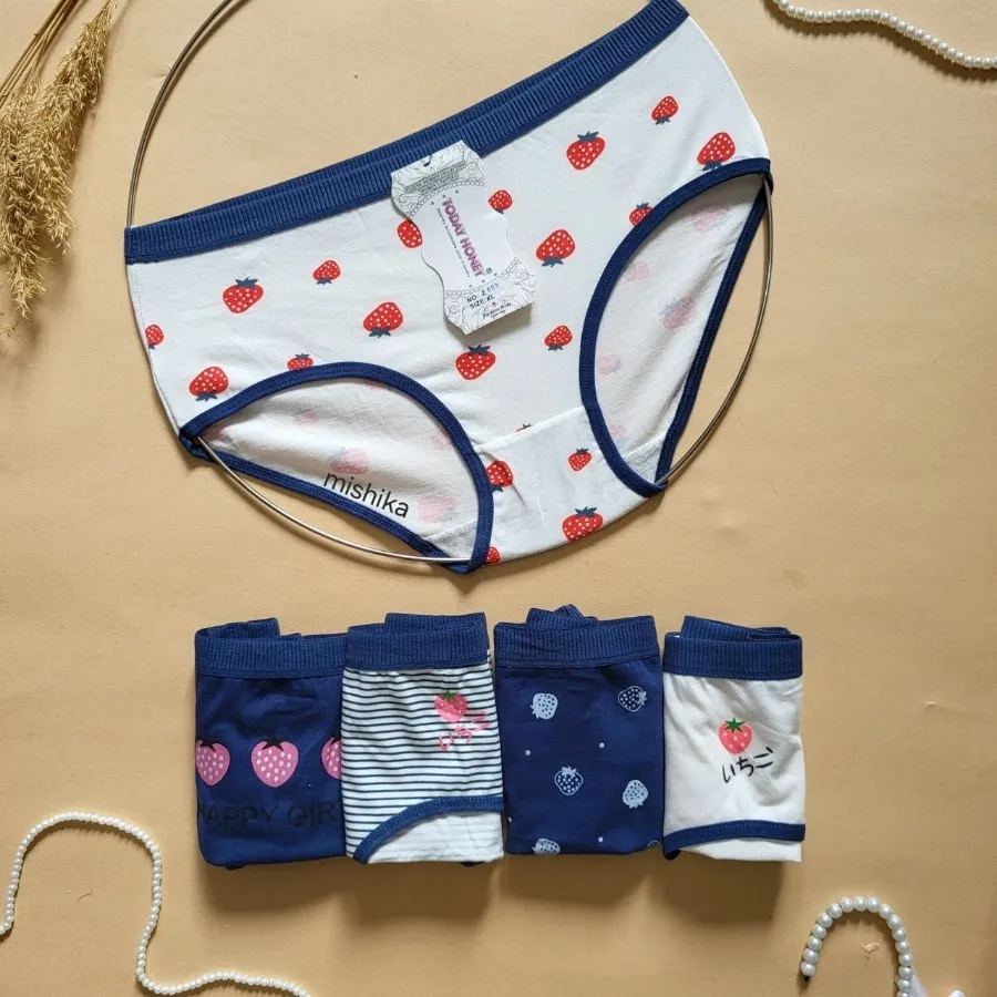 شورت توت فرنگی