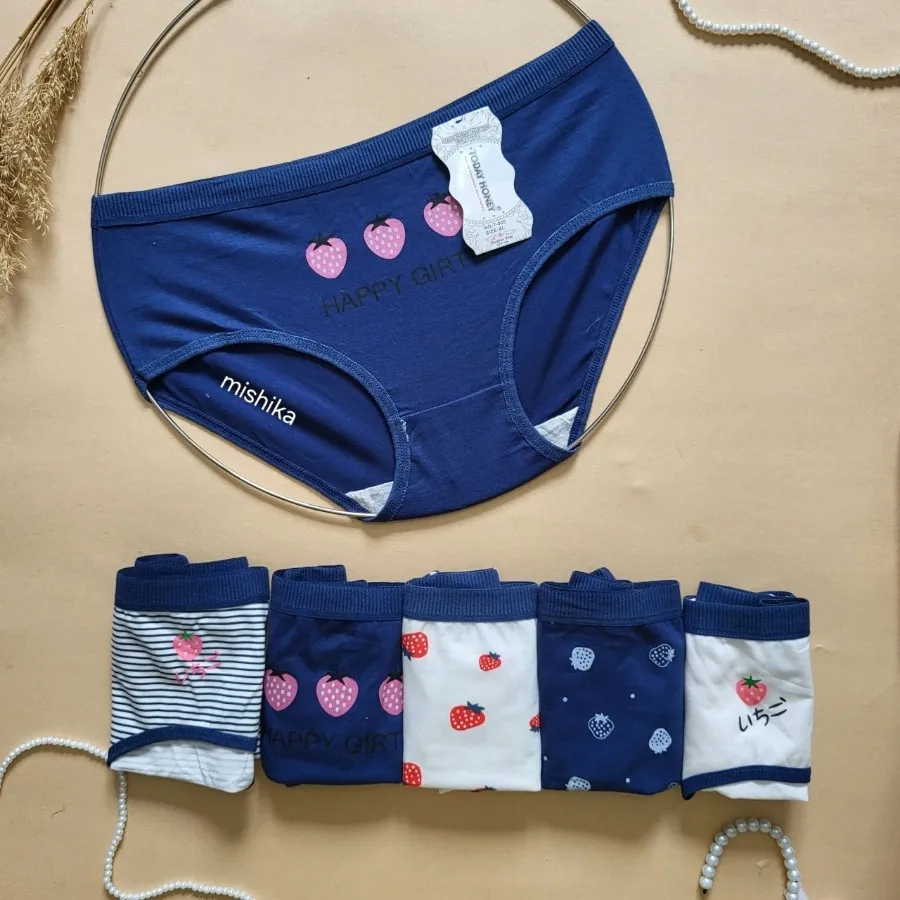 شورت توت فرنگی