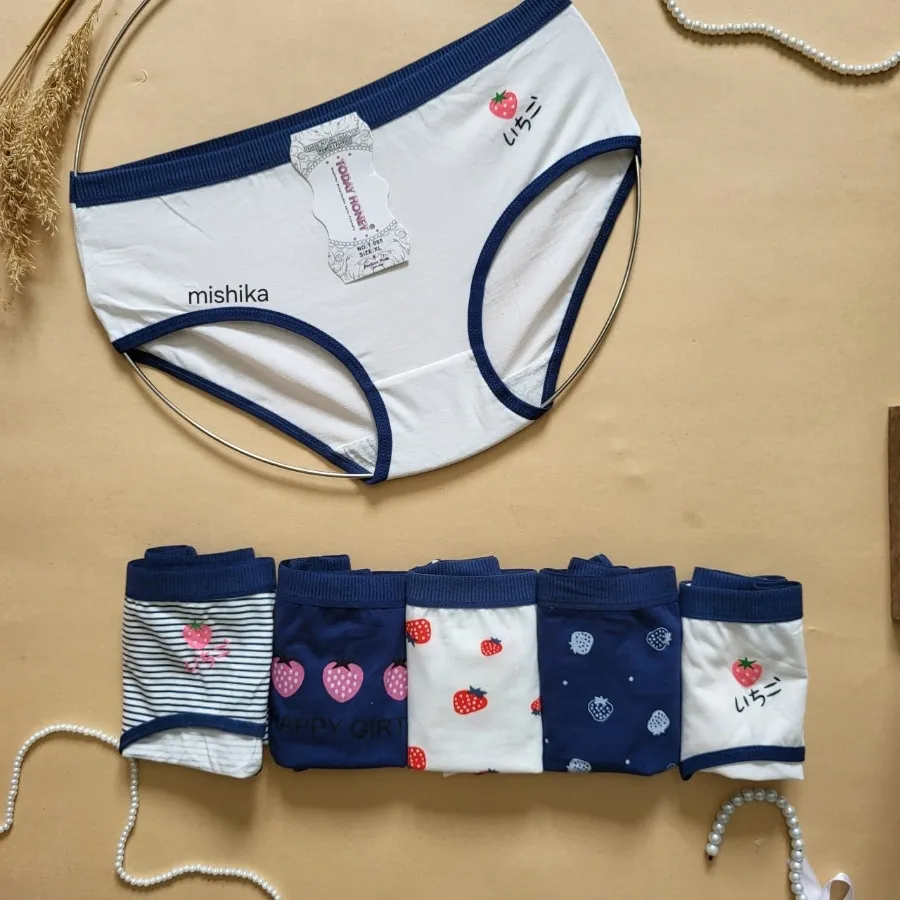 شورت توت فرنگی