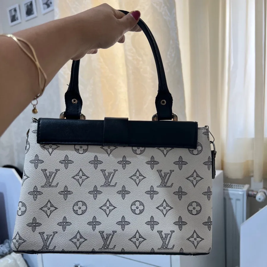 کیف LV