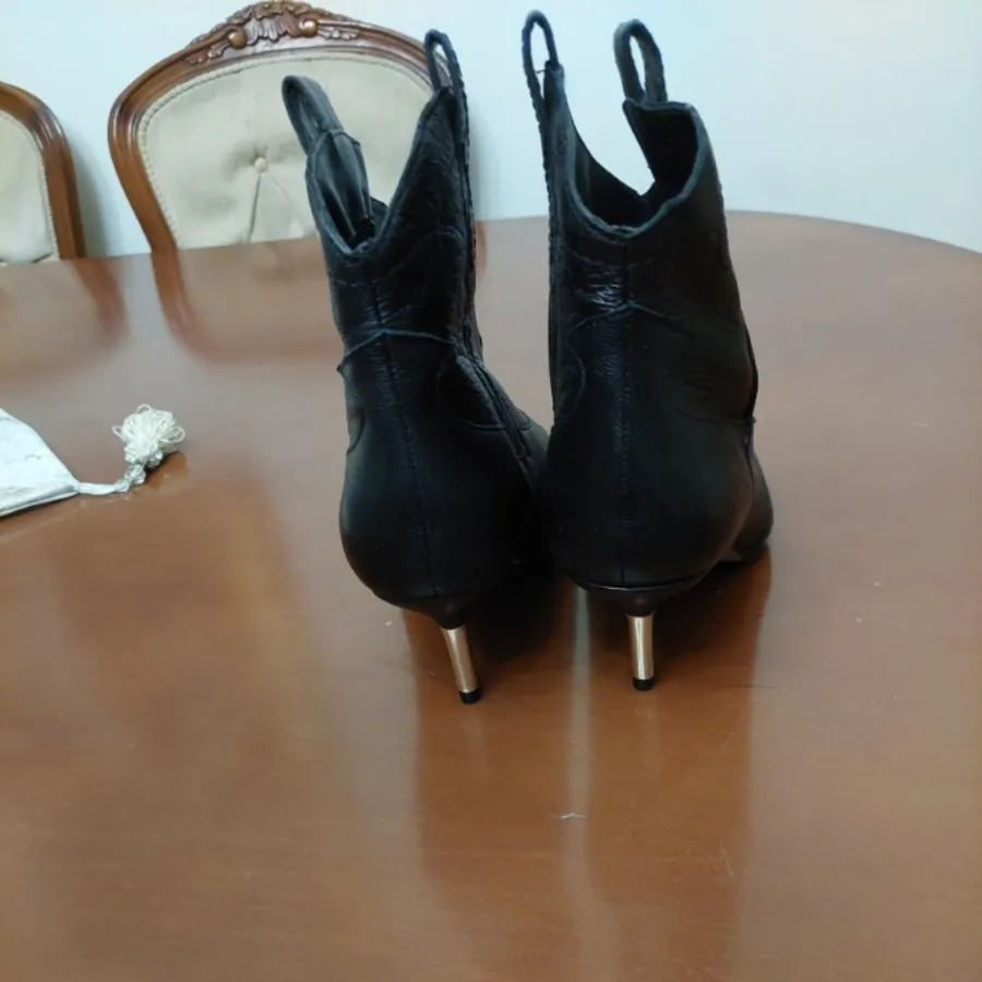 بوت ( ورق بزنید )