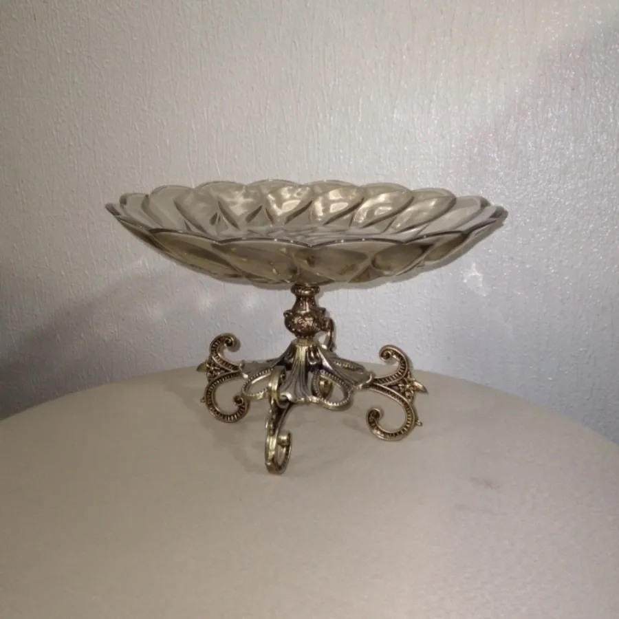 ظرف پایه دار