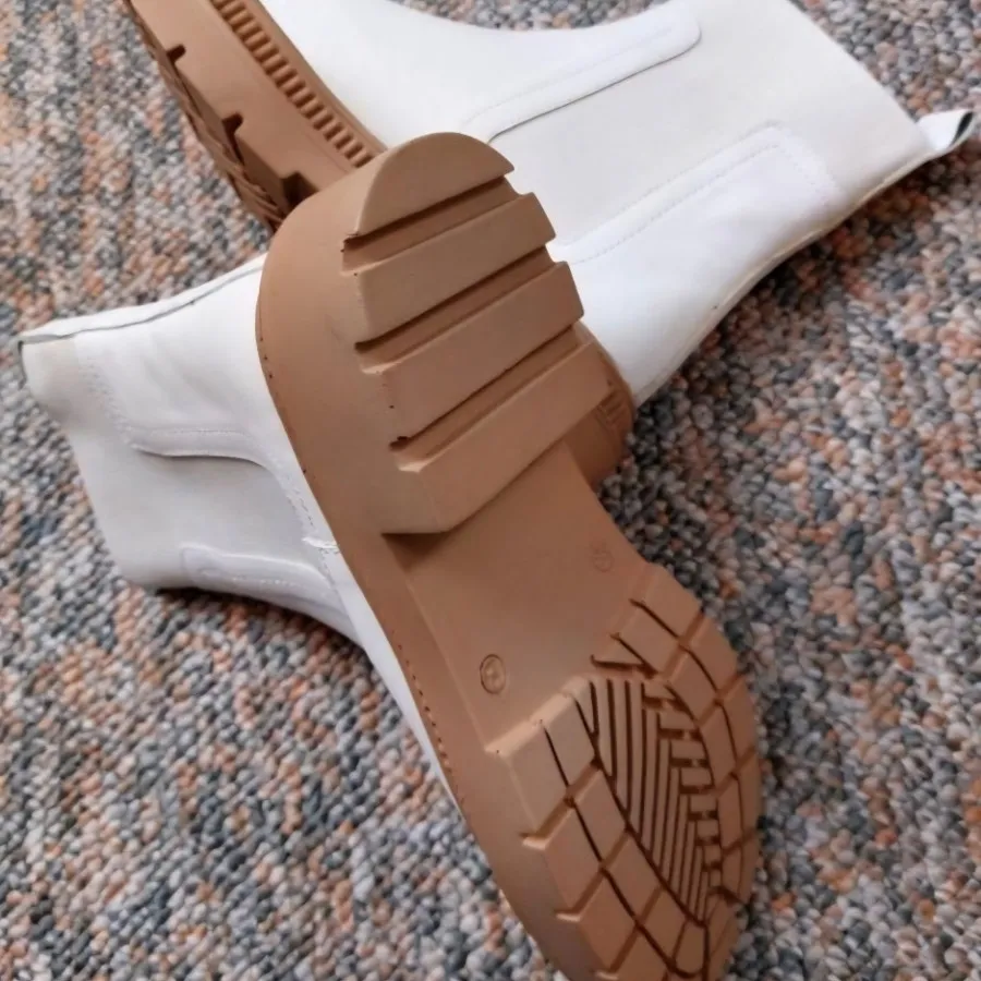 نیم بوت سفید منگو